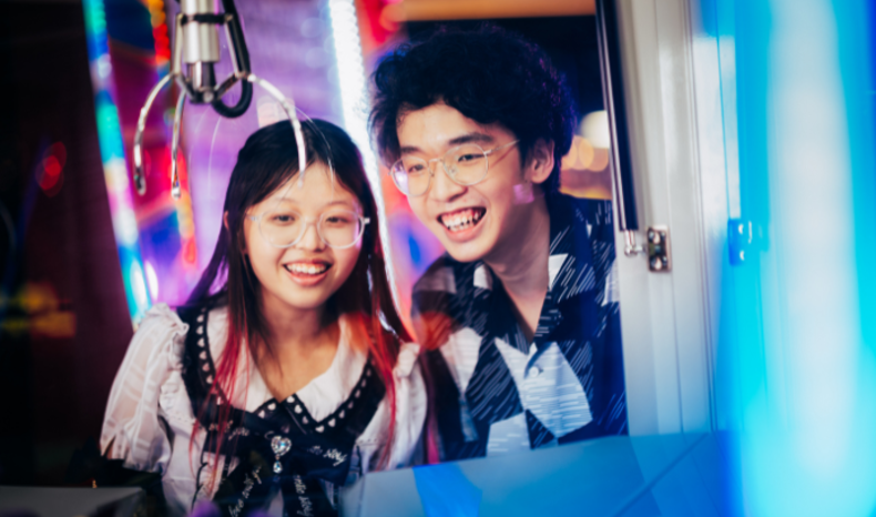 Claw Machine Young Couple